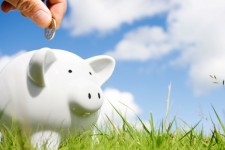 Македонците продолжуваат да штедат повеќе отколку што се задолжуваат