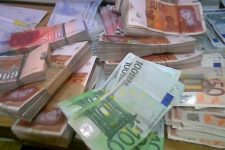 Се подготвува закон за брзите кредити: Нема да има исплата во кеш, пари исклучиво на сметка