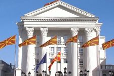 Владата разгледува намалување на ДДВ од 18 на 10%, СДСМ предлага пакет закони за намалување на кризата