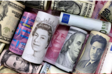Глобалната неизвесност го зајакнува доларот – eврото и јенот се под притисок