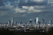 Британските банки планираат алтернатива на Visa поради загриженоста од Трамп