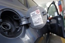 Дизелот и бензинот во март поскапеа повеќе во ЕУ отколку во Македонија