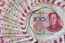 Кина се повеќе позајмува пари на развиените земји