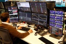 Европските берзи ги чекаат одлуките на големите банки: Пазарите стагнираат поради нестабилните цени на нафтата, златото и пченицата растат