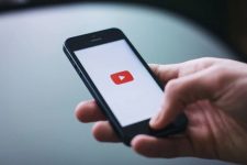 YouTube ги заострува условите за монетизација на креаторите на содржини
