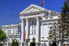 Влада: Попустот на горивата продолжува до18 мај, 3 денари пониска цена за дизелот, 2 денара за бензините