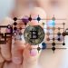 Биткоинот надмина 43 000 американски долари и продолжува да расте!