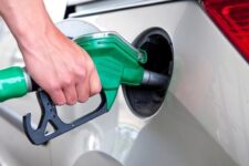 Бензинот во САД e 52% поскап отколку пред војната со Иран