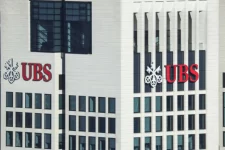 UBS се заканува дека ќе ја напушти Швајцарија