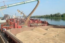 Европските берзански индекси бележат скромен раст, цените на нафтата, златото и пченицата паѓаат