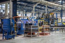 Работната сила се топи, индустриското производство тоне