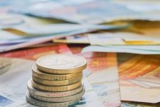 Буџетскиот дефицит во еврозоната се намалува, но јавниот долг останува предизвик