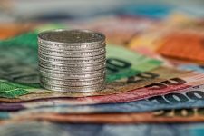Даноците ја полнат државната каса – приходите зголемени за 10%!