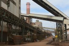 ФЕНИ повторно заглавен – печката изгасена, работниците без плати!