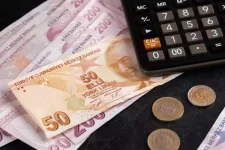 Девизниот пазар мирен: Еврото стабилно, турската лира повторно ослабе
