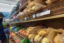 Кои основни намирници најмногу ќе ни ги испразнат џебовите поради војната и климатските промени?