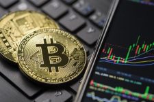 Биткоинот повторно над 90.000 долари: Цената се зголеми за 3%