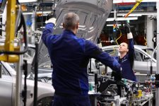 Автомобилската индустрија во криза – нов бран отпуштања од овие три големи компании!