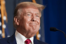 Трамп ги оправдува царините од 35% за Канада поради кризата со фентанил во САД