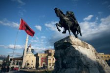 Албанија втора на Балканот по високото ниво на јавниот долг, извештај на Европската комисија