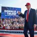 Акциите на Волстрит почнаа да паѓаат откако Трамп објави нови царини