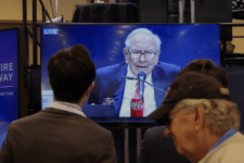 Berkshire запиша отпис од 3,8 милијарди долари за Kraft Heinz, оперативната добивка падна