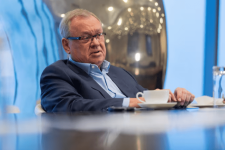 Топ руски банкар вели дека ЕУ ќе се соочи со 50 години тужби ако ги земе руските замрзнати средства