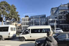 Превозниците на ученици во Гостивар протестираат – седум месеци без плата, најавуваат блокада