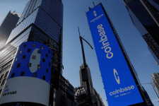 Американската крипто-индустрија ги слави победите во 2025, но забавата може да згасне следната година