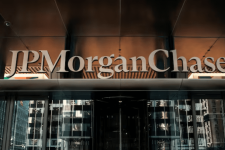 JPMorgan разгледува крипто-тргување за институционални клиенти