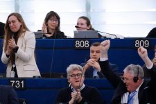 ЕУ го презеде првиот чекор: Суспендиран трговскиот договор со САД