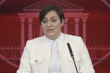 Кочоска: Со еврообврзницата ќе ја вратиме обврската од 2020 и ќе финансираме развојни проекти