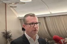 УПОЗ прифати зголемување на платите на административците според формулата на Мицкоски