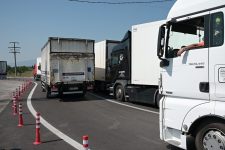 Српските камионџии ја чекаат работната група на Европската комисија, а потоа ќе одлучат што понатаму