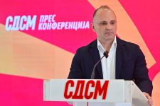 Филипче со решение за 600 евра плата: Помалку луксуз – поголеми плати за работниците