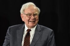 Ворен Бафет инвестира во „Њујорк тајмс“ шест години откако ги продаде сите весници