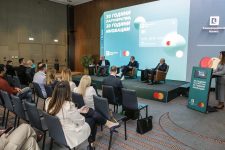 Комерцијална банка и Mastercard одбележаа значаен јубилеј – 30 години од воведувањето на првата платежна картичка во Македонија