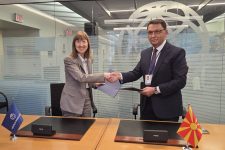 Славески и Басани од Светската банка потпишаа договор за експертска поддршка за воведувањето инстант плаќања во земјата