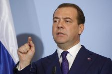 Медведев предлага царини на рускиот извоз во Европската Унија