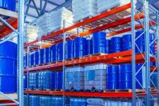 Нафтената криза брзо се претвора во криза на сè: „Помалку кондоми, кеси за ѓубре и медицински материјал“