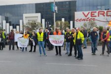 Студентскиот протест пред УЈП помина со само неколку студенти