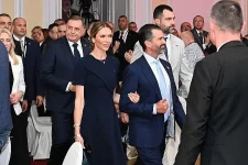 Гардијан: Зошто милијарда долари од енергетските договори на Балканот одат кај непозната компанија поврзана со Трамп