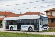 „Договорот за набавка на 150 автобуси во Македонија е најголемиот во нашата историја“, велат од унгарски „Икарус“