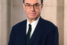 Гувернерот на Банката на Англија Ендрју Бејли: Довербата во вредноста на парите е темелот врз кој почива улогата на централните банки