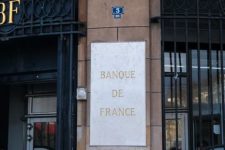 Аларм во Франција: Топлинските бранови го гушат економскиот раст