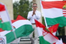 Унгарија ги ограничува странските работници за да ги заштити домашните плати